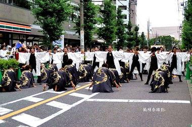 日本街头强射动态图,瞬间引发热议！